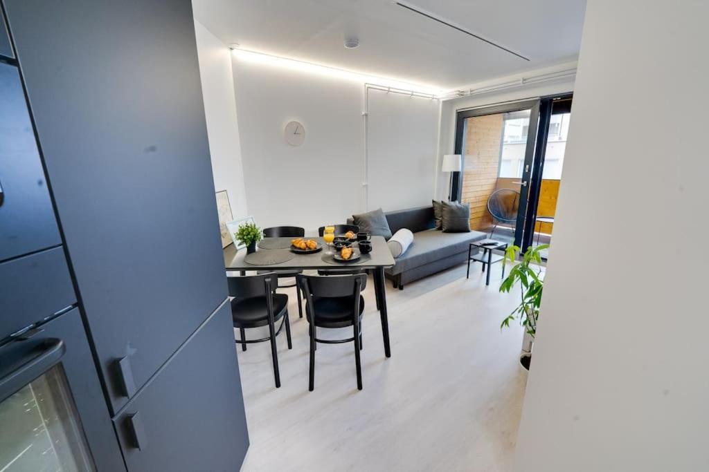 Best Location In Tampere! Modern City Apartment, 2Rooms, Kitchen And Balcony エクステリア 写真