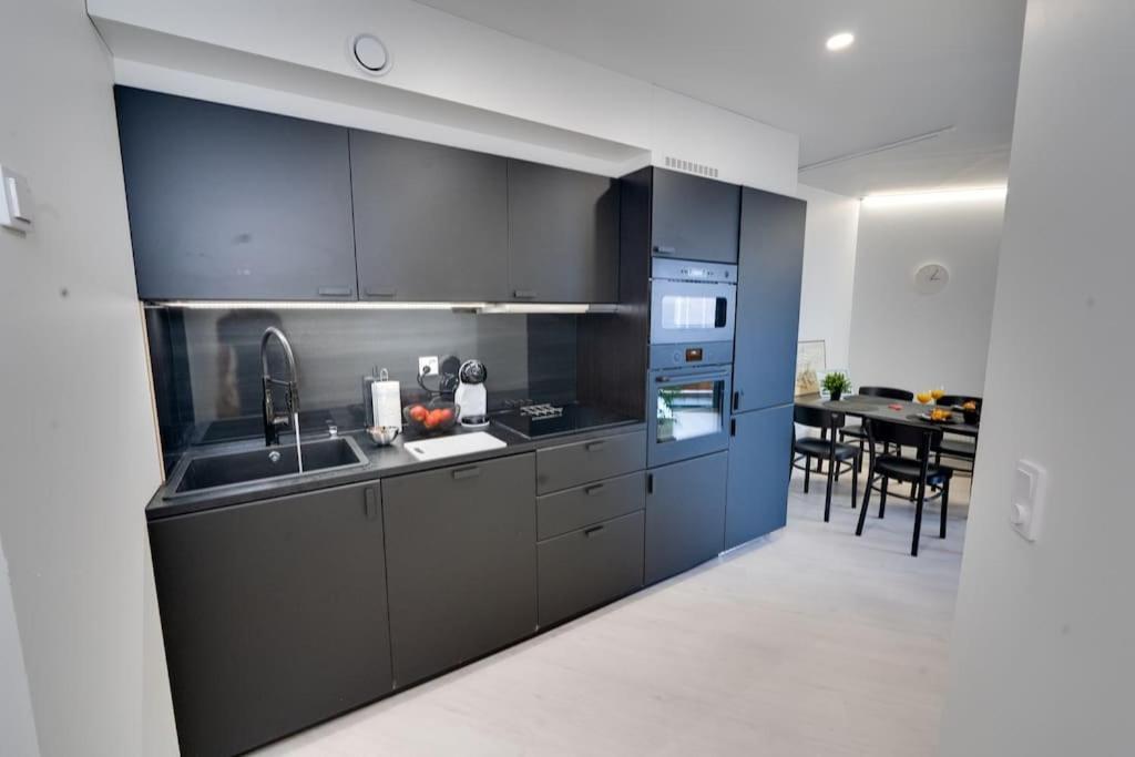 Best Location In Tampere! Modern City Apartment, 2Rooms, Kitchen And Balcony エクステリア 写真