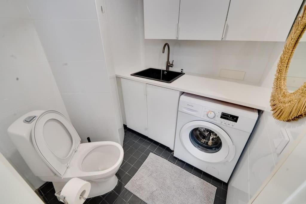 Best Location In Tampere! Modern City Apartment, 2Rooms, Kitchen And Balcony エクステリア 写真
